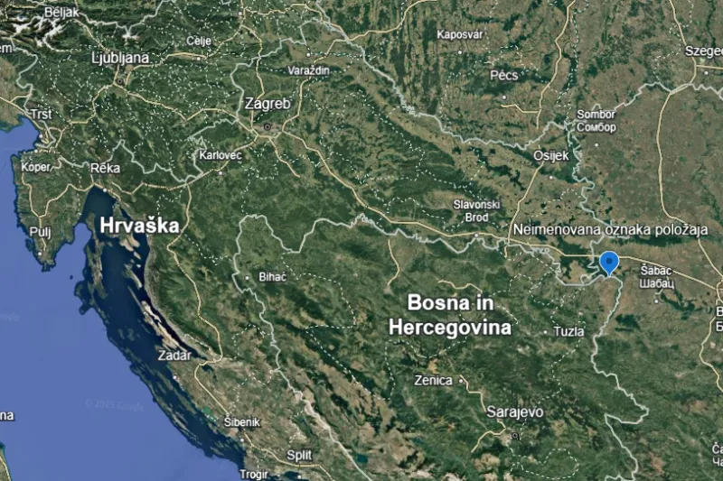 Brodac (modra oznaka na karti) je vas na meji med BIH in Srbijo in je od ljubljanskega UKC oddaljena okoli 480 kilometrov. Vir: Google Earth